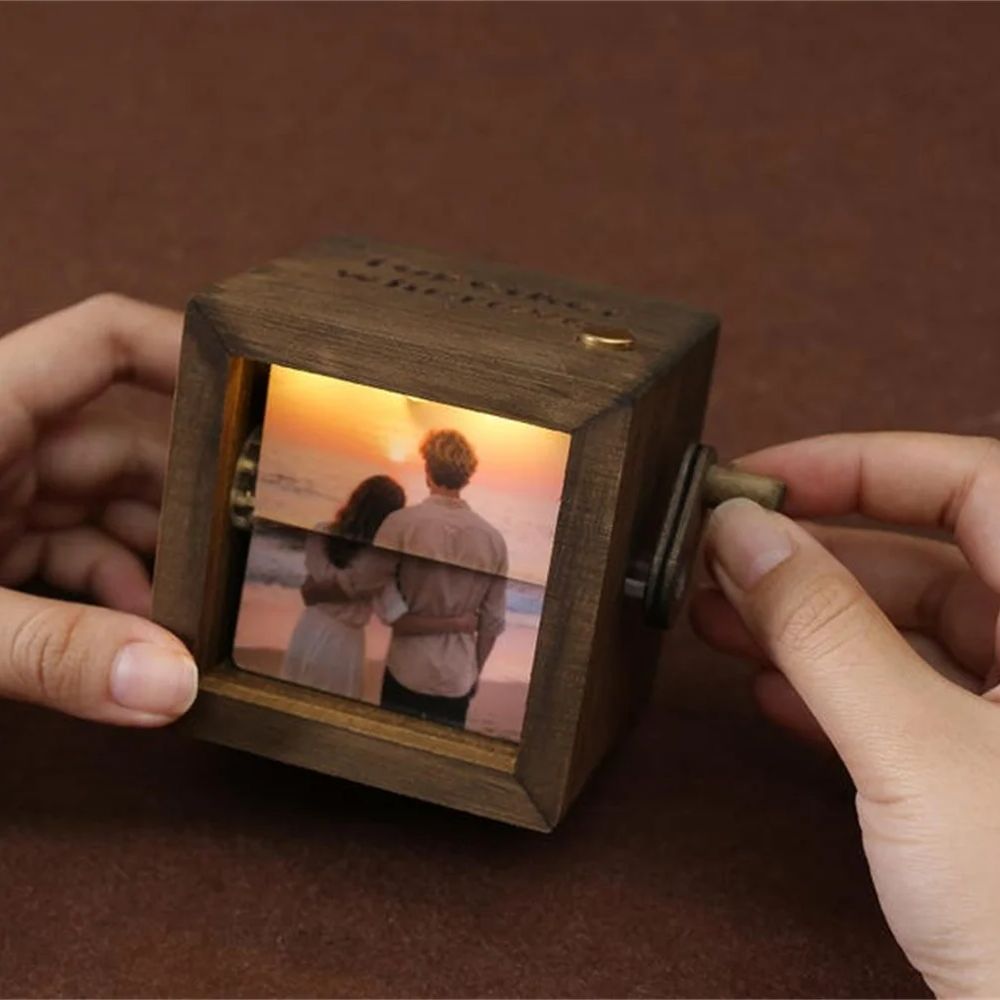 Custom Flipbook Photo Frame Pe - đánh giá và giá Engraved Wood Frame