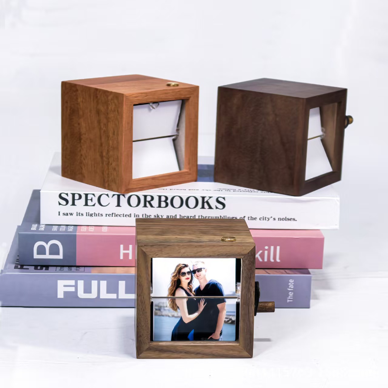 Custom Flipbook Photo Frame Pe - đánh giá và giá Engraved Wood Frame