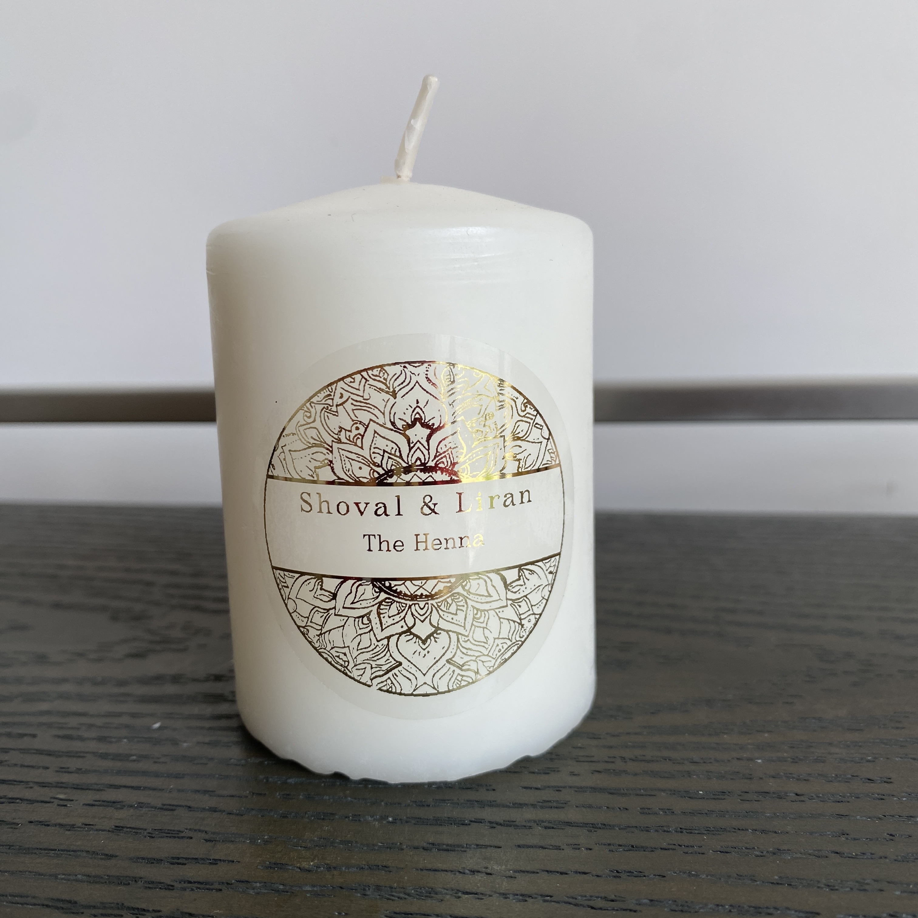 Custom henna day candle sticke - đánh giá và giá Personalised Candle Label