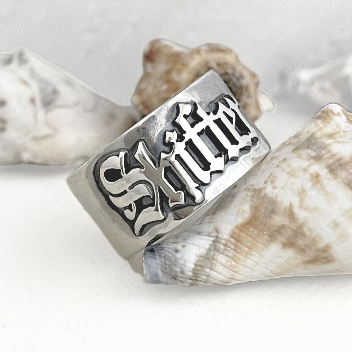 12MM Men' Gothic Rings Persona - đánh giá và giá Initial Ring Custom