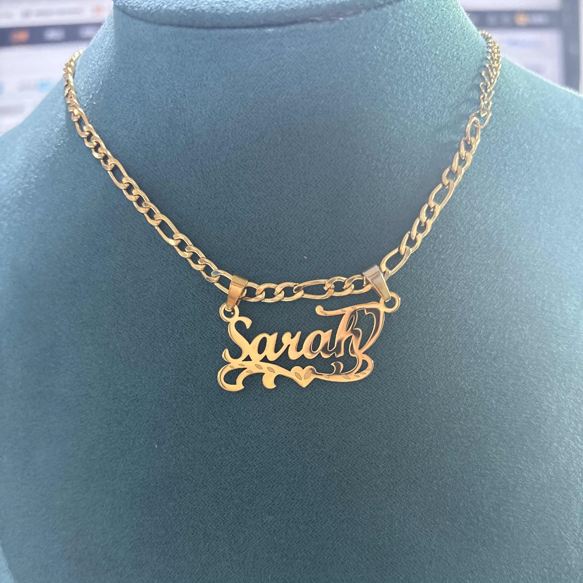 Custom Figaro Chain Heart Name - đánh giá và giá Name Necklace Custom