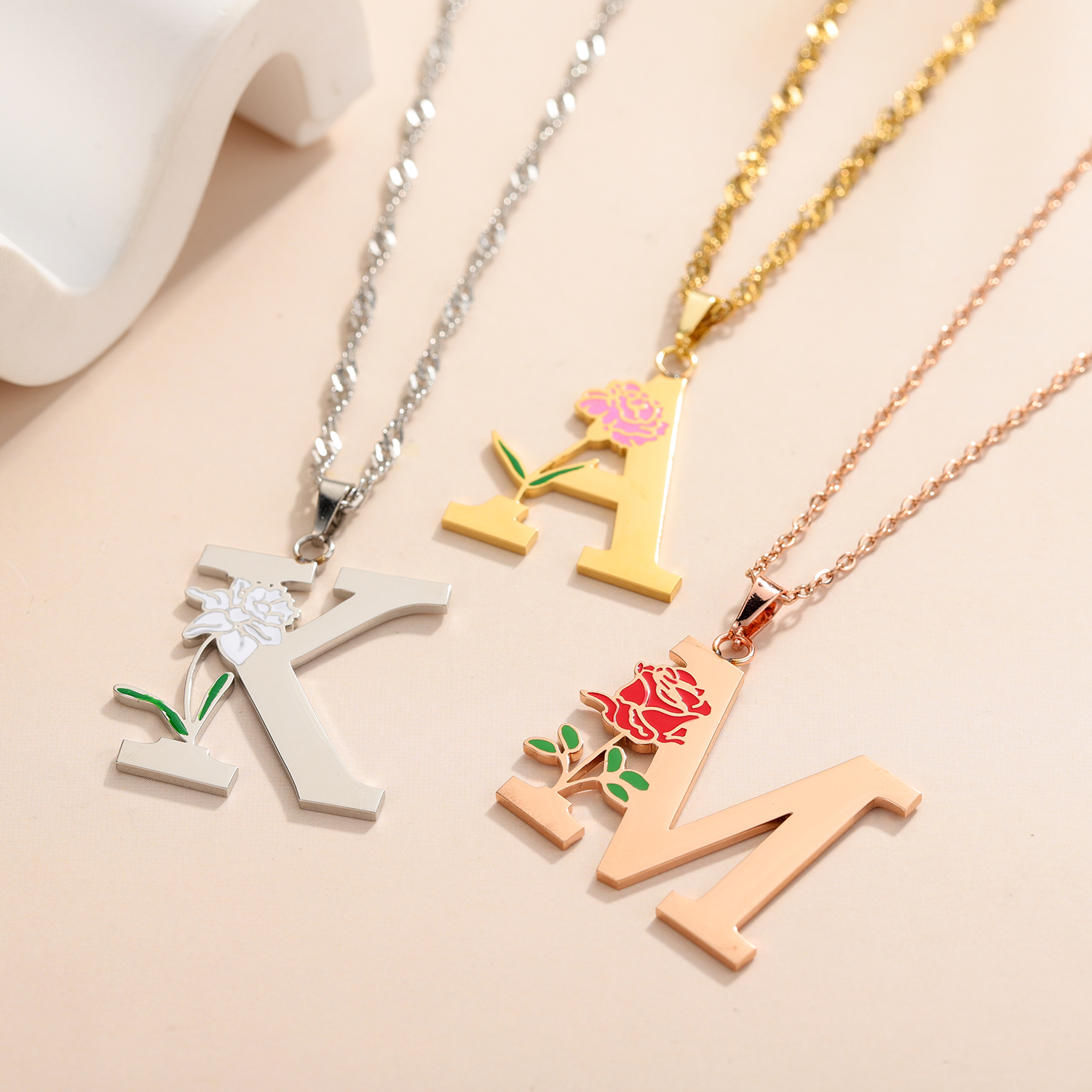 Custom Flower Initial Letter P - đánh giá và giá Birth Flower Necklace